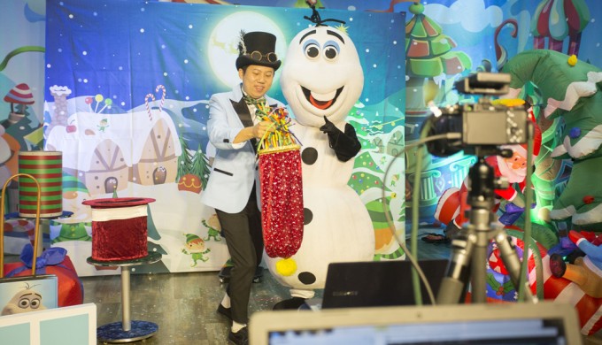 '비대면공연' 겨울나라 마술사